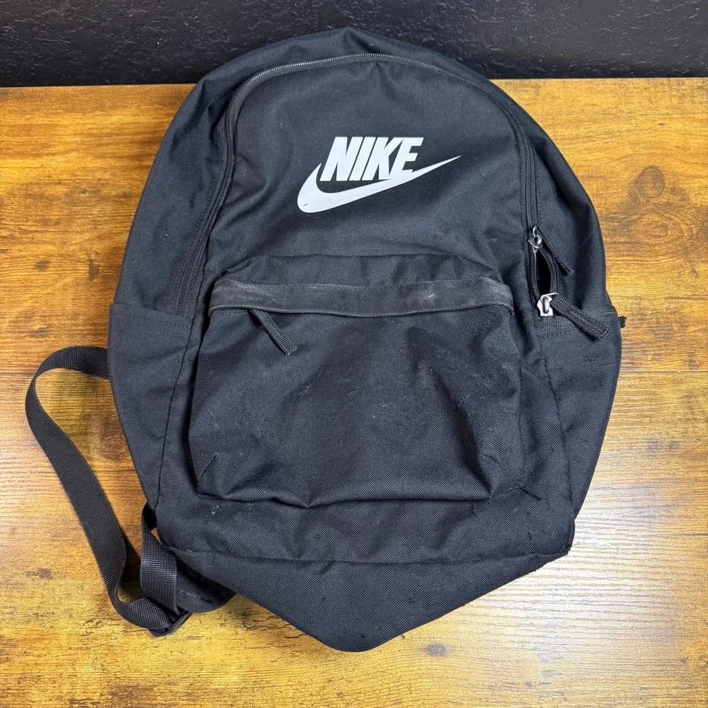 18.3 inch laptop backpack Solo Varsity Draft Backpack Black